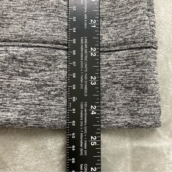 Under Armour Cold Gear Heather Grey Pullover Hoodie Sweatshirt Kangaroo Pocket M - Picture 8 of 8